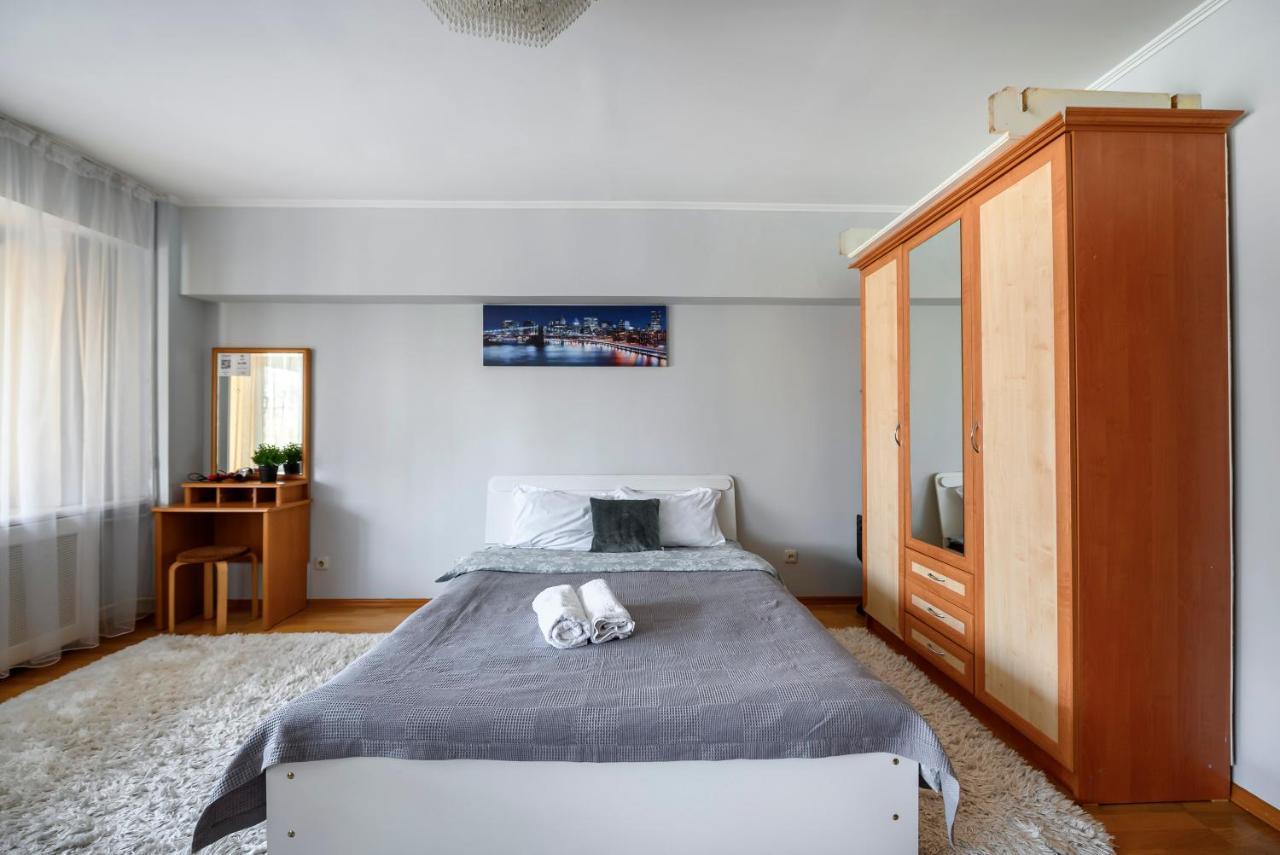 На Проспекте Ленина Apartment อัลมาตี ภายนอก รูปภาพ
