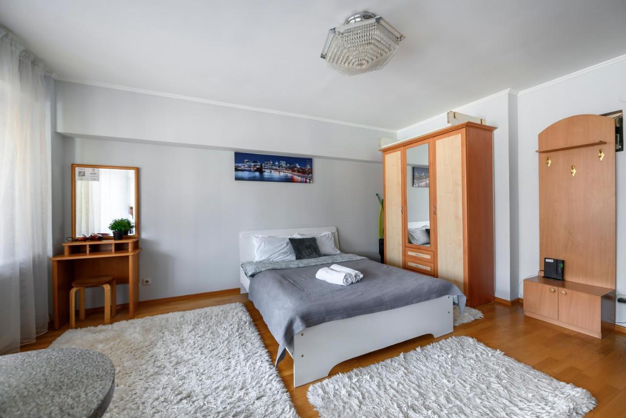 На Проспекте Ленина Apartment อัลมาตี ภายนอก รูปภาพ