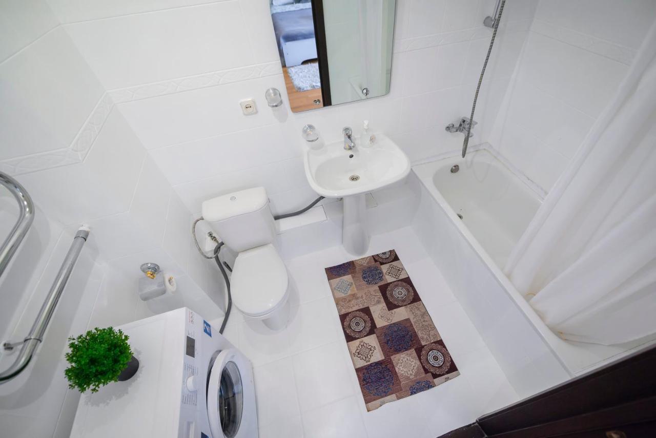 На Проспекте Ленина Apartment อัลมาตี ภายนอก รูปภาพ